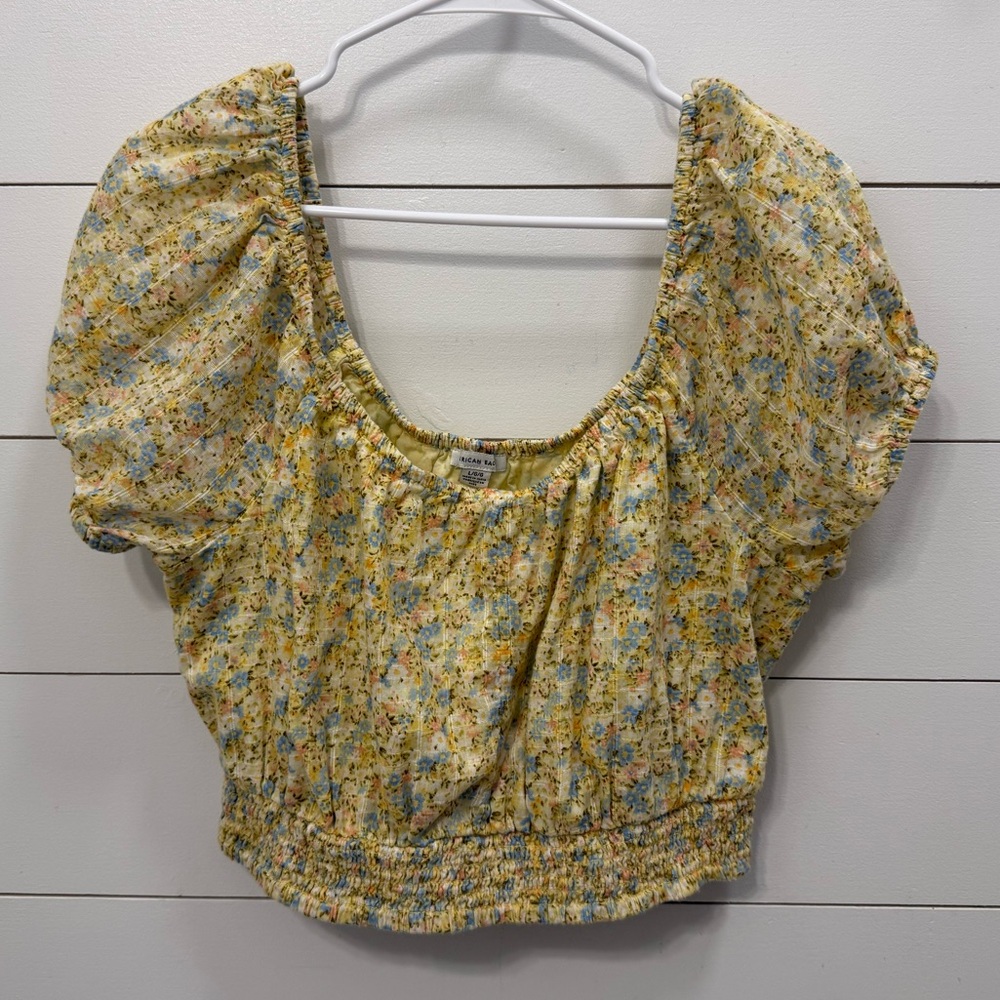 American Eagle Women’s Yellow Floral Cropped Blouse